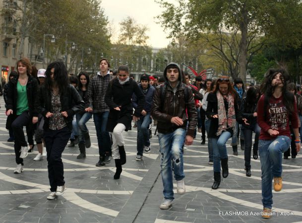 Flash mobs in Baku